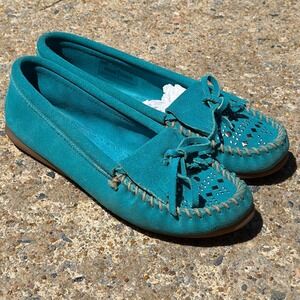 Minnetonka Kilty Turquoise Suede Studded Moccasins Teal 504R Womens 9 Flats Bead